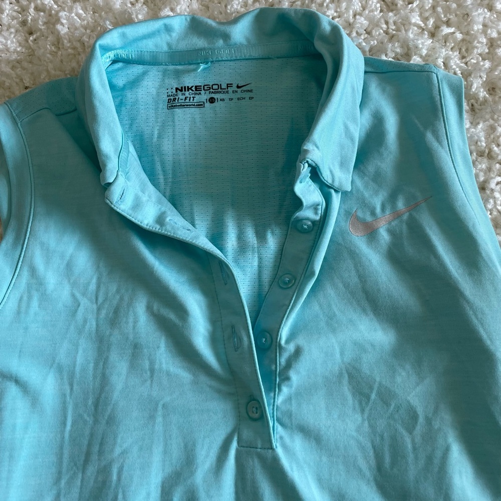 Women’s Nike golf top
